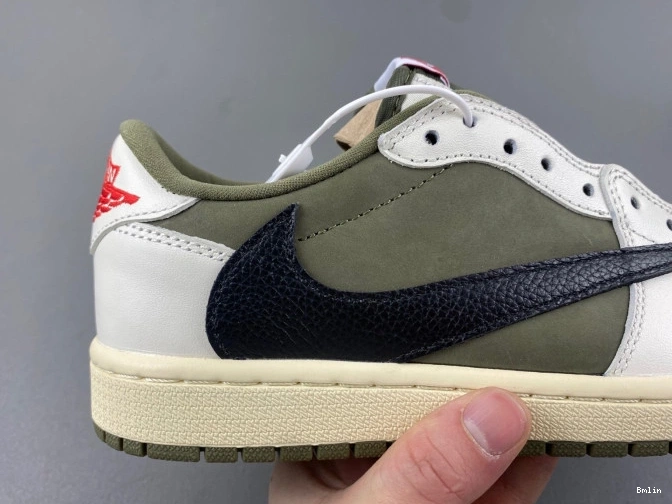 Bmlin Shoes LOW 1 JORDAN SCOTT TRAVIS X OG AIR DM7866-200 OLIVE MEDIUM 0730
